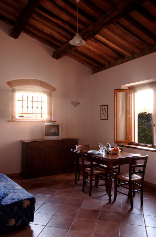 Agriturismo Quattro Pini กัสตาลเญโต การ์ดุชชี ห้อง รูปภาพ