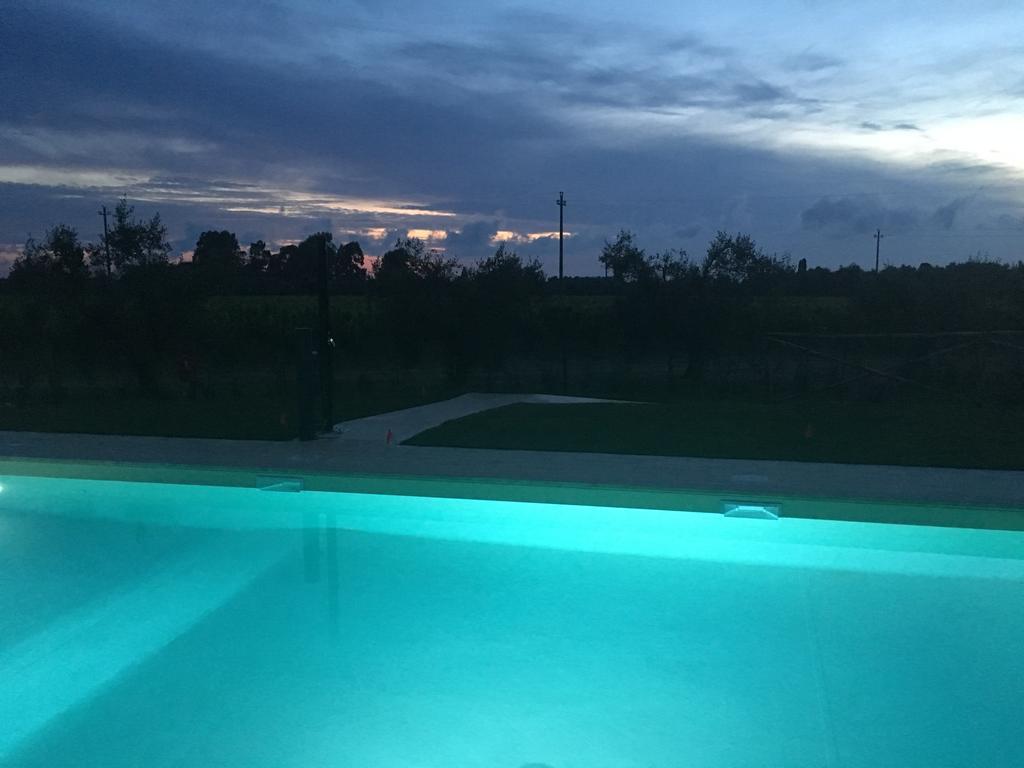 Agriturismo Quattro Pini กัสตาลเญโต การ์ดุชชี ภายนอก รูปภาพ